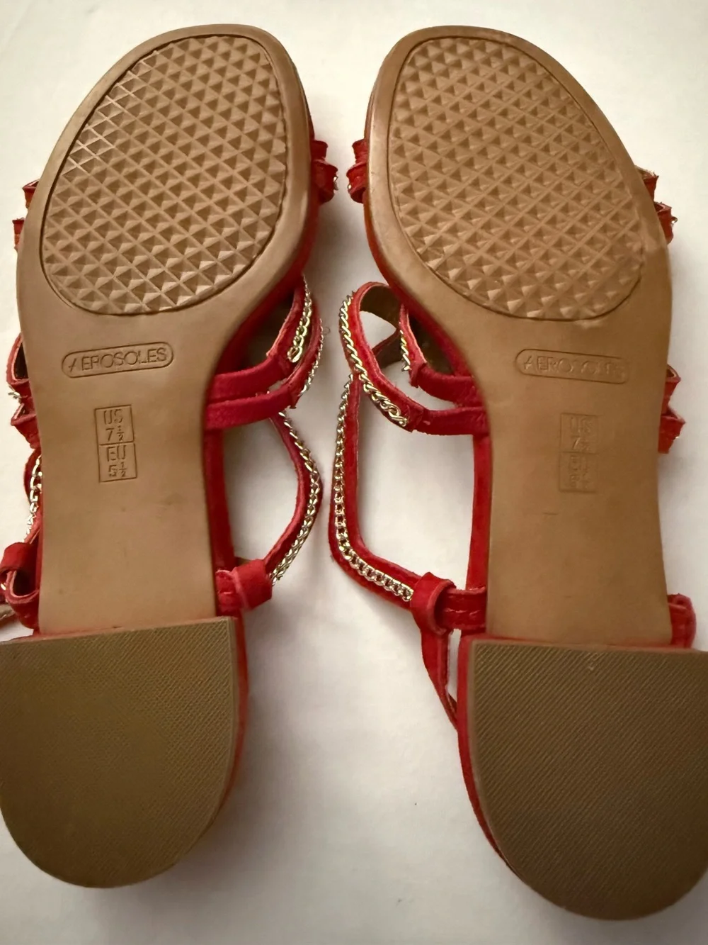 VGUC Aerosols Red Women's Super Comfy Sandals w/Gold Chain Accents Women’s 7.5